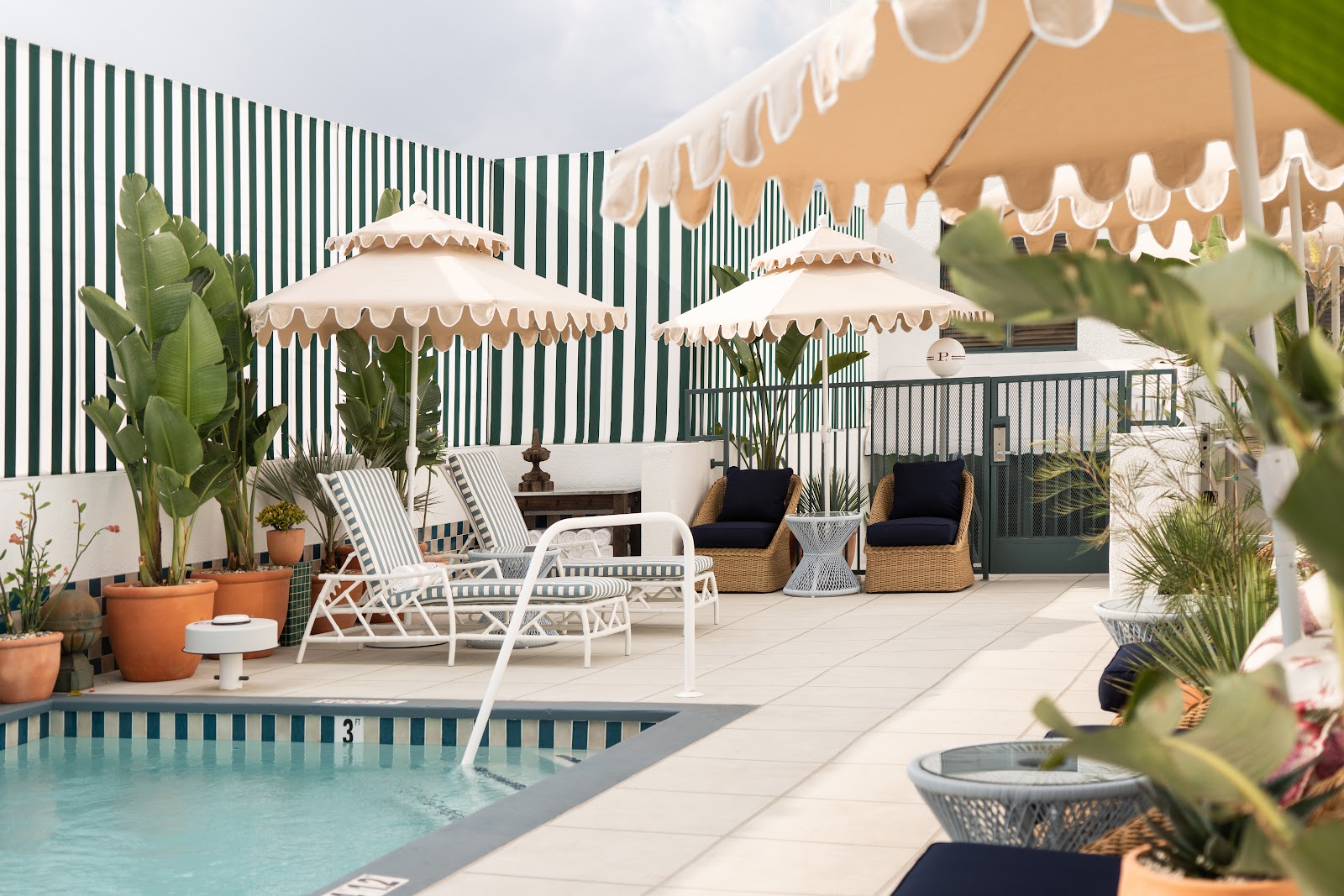 The Orlando Hotel Hotels in Los Angeles – GayOut Guide
