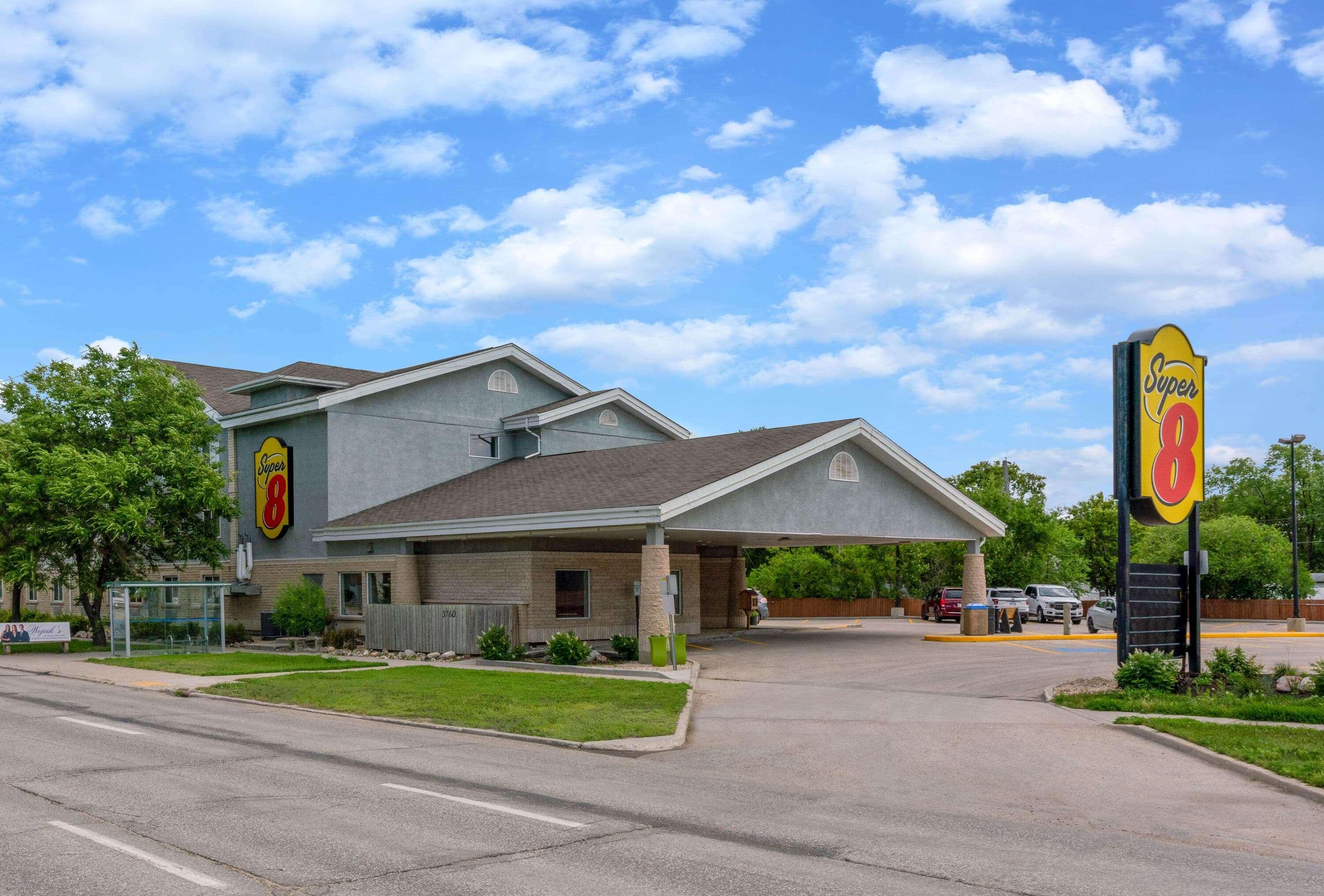 Super 8 Winnipeg West Hotels in Winnipeg – GayOut Guide