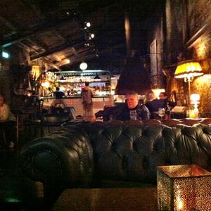 Queen Bee Hotel Hotels in Winnipeg – GayOut Guide