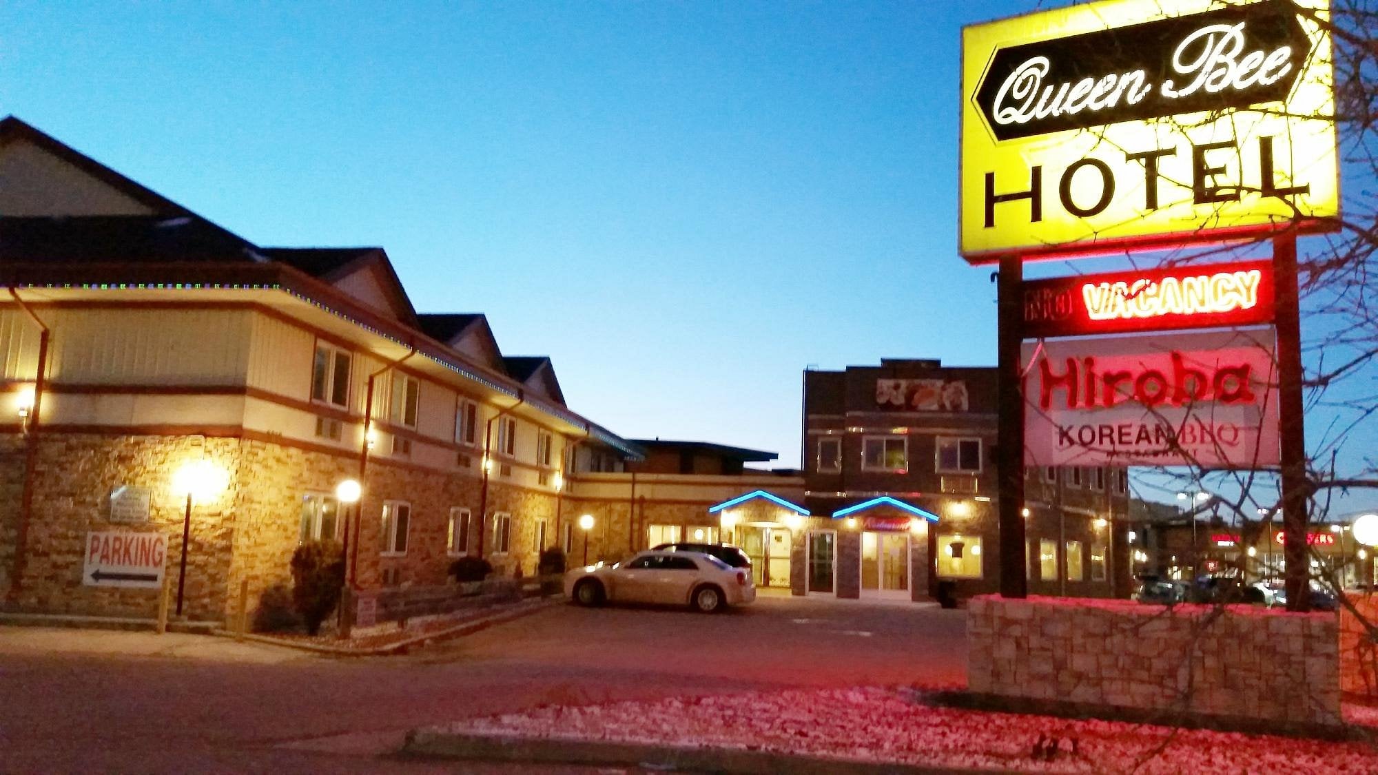 Queen Bee Hotel Hotels in Winnipeg – GayOut Guide