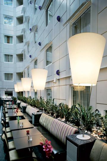 Hotel Corsendonk Viane Hotels in Turnhout – GayOut Guide