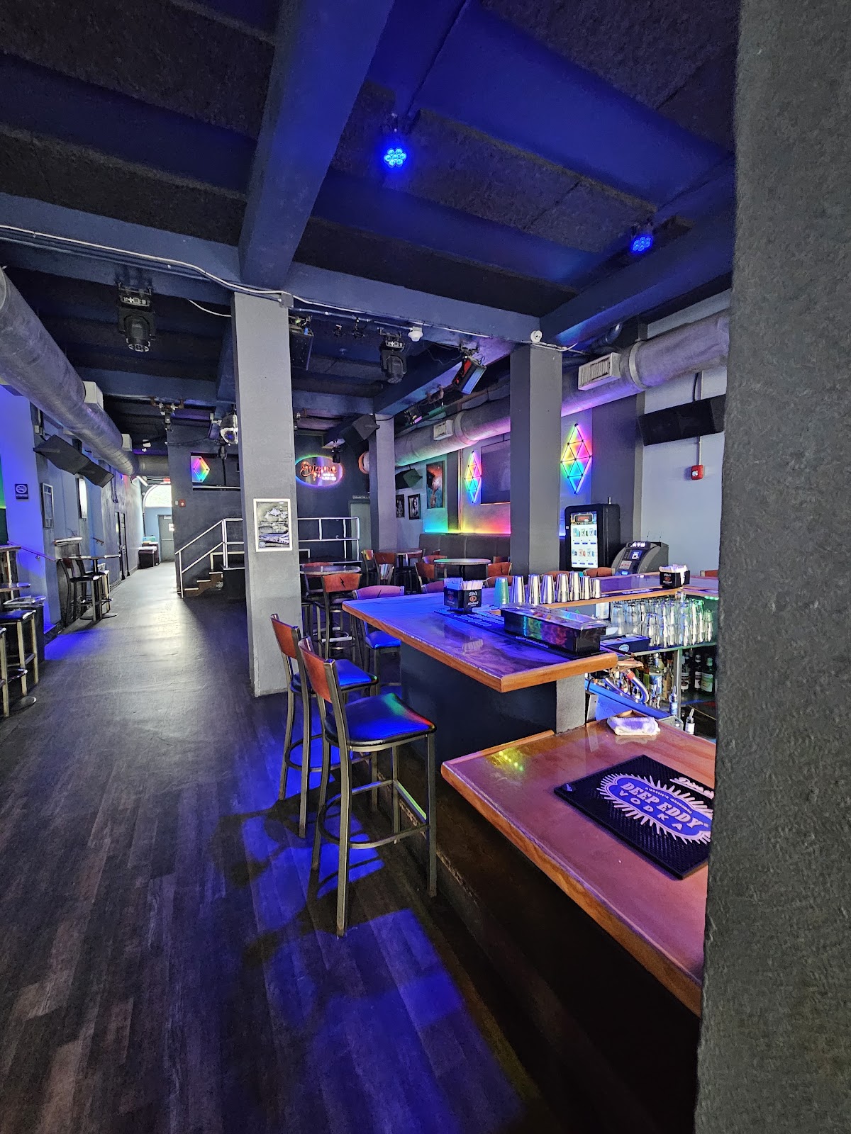 Enigma Bars & Clubs in St. Petersburg – GayOut Guide