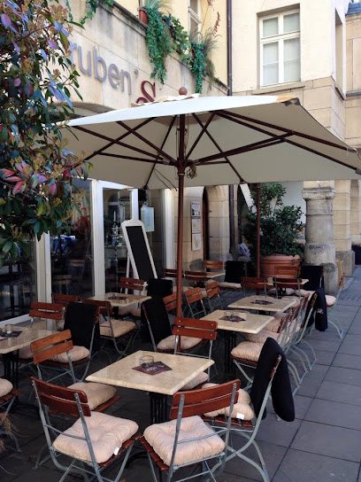 Ruben’s Bar Bistro Lounge