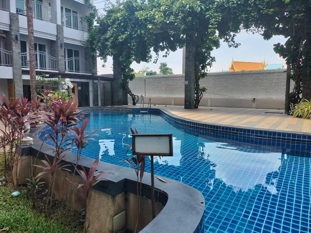 Ohne Anstehen in Tambon Kathu