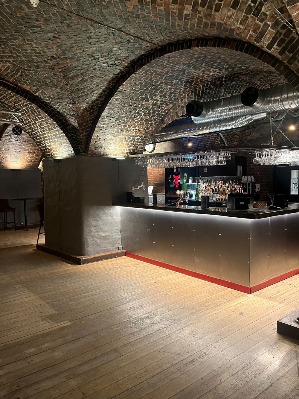 Underground Nightclub & Pub (tidl. Me nightclub)
