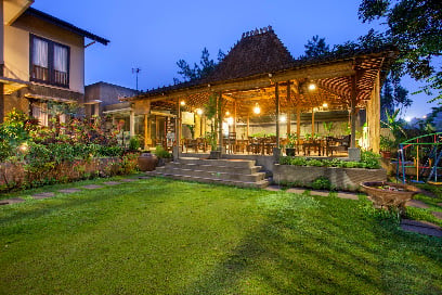Summer Hills Hotel & Villas