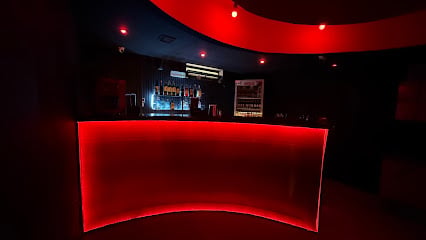 MINGLE. THE CLUB
