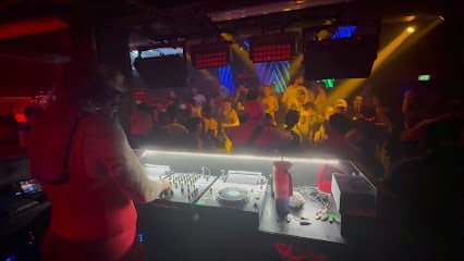 Ultra Klubs