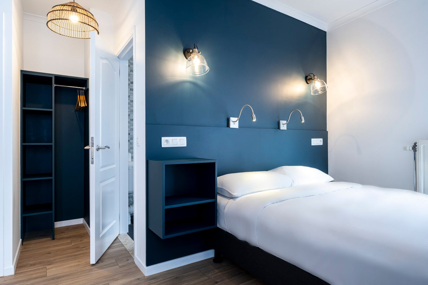 Beverly Hills Hotel Hotels in Ixelles – GayOut Guide