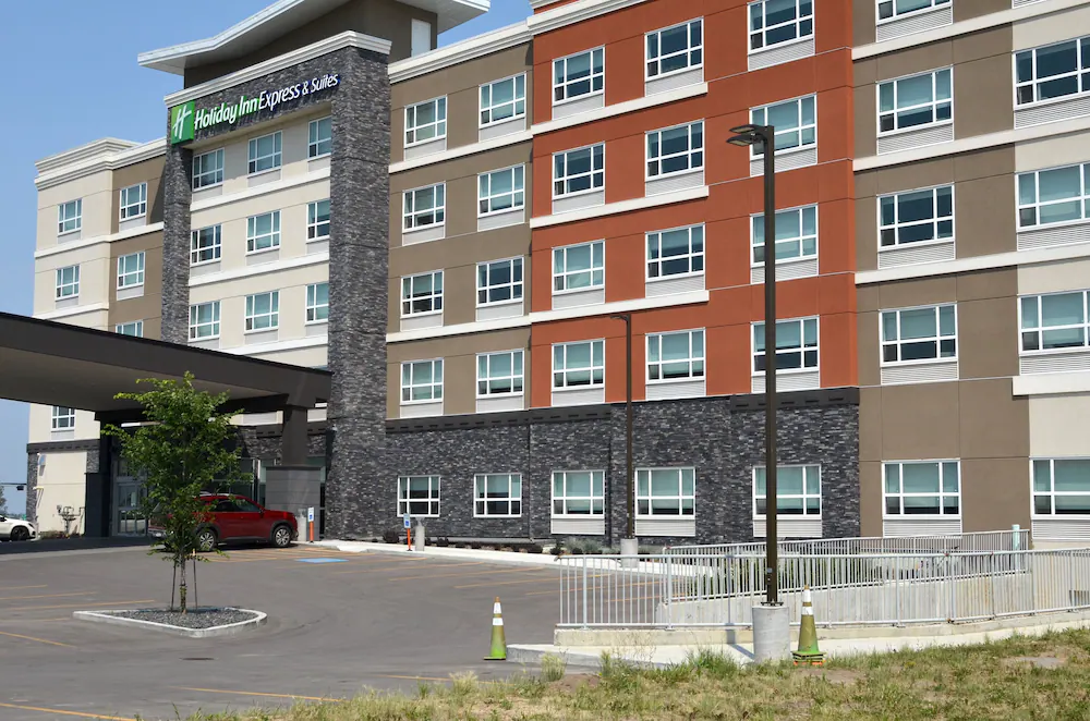 Holiday Inn Express & Suites Edmonton SW – Windermere, an IHG Hotel