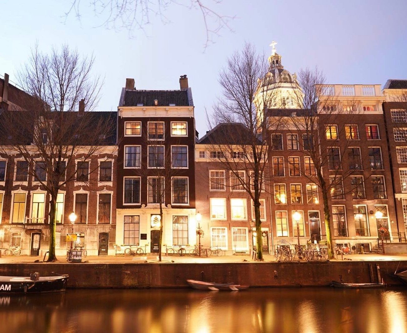Mauro Mansion Hotels in Amsterdam – GayOut Guide