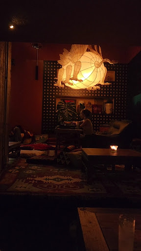 Lollipop Bar & Lounge Gay-Friendly Barlar ve Kulüpler in Shanghai – GayOut Guide