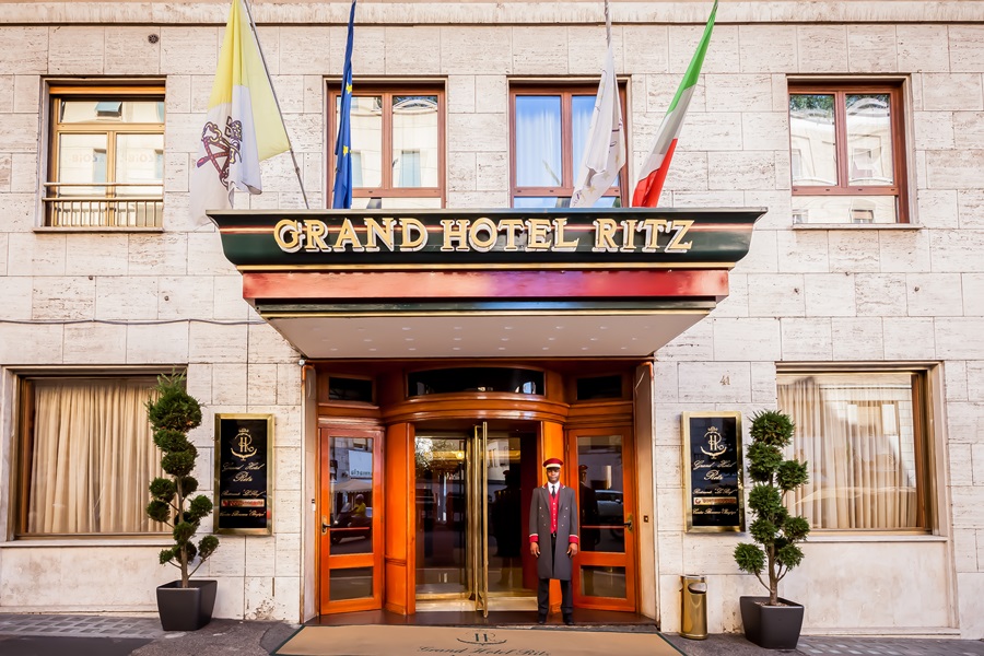 Radisson Blu es Hotel Rome Hotels in Rome – GayOut Guide