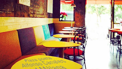 Cafe de Estraperlo Bars & Clubs in Málaga – GayOut Guide