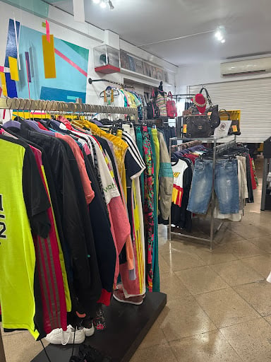 Daddy’s Girl /Vintage Clothes & Vinyl Records