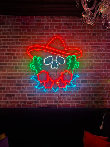 Happy Smoke Social club Bars & Clubs in Torremolinos – GayOut Guide