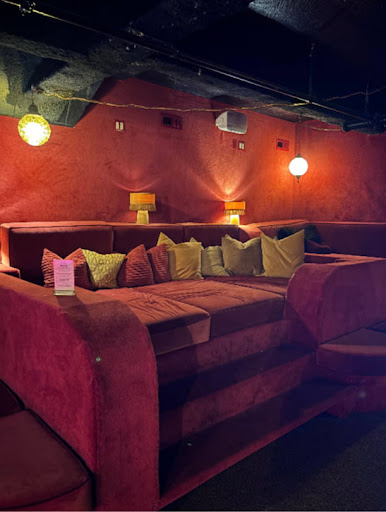 Dorothy Bars & Clubs in Chicago – GayOut Guide