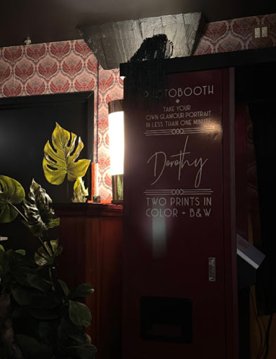 Dorothy Bars & Clubs in Chicago – GayOut Guide