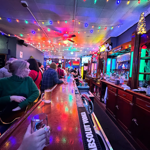 Max's Place Bars & Clubs in Chicago – GayOut Guide
