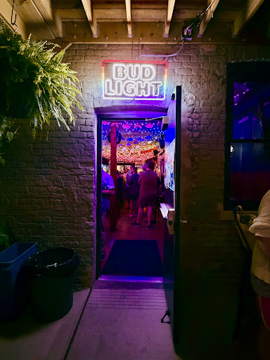 Max's Place Bars & Clubs in Chicago – GayOut Guide