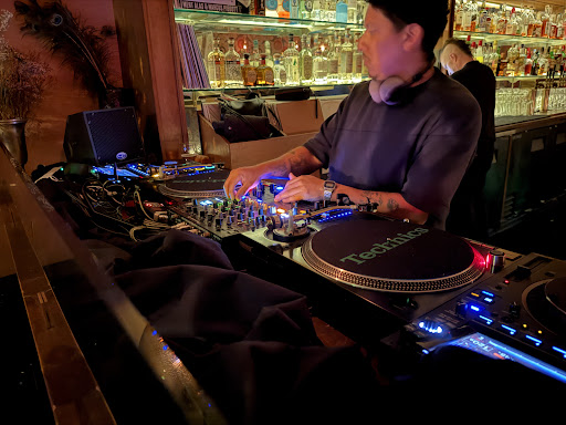 Bar Franca Bars & Clubs in Los Angeles – GayOut Guide