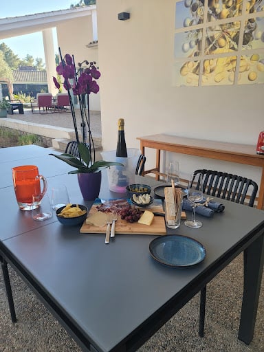 Casa Brisa Guest House Hotels in Barcelona – GayOut Guide