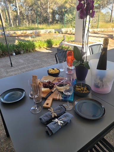 Casa Brisa Guest House Hotels in Barcelona – GayOut Guide