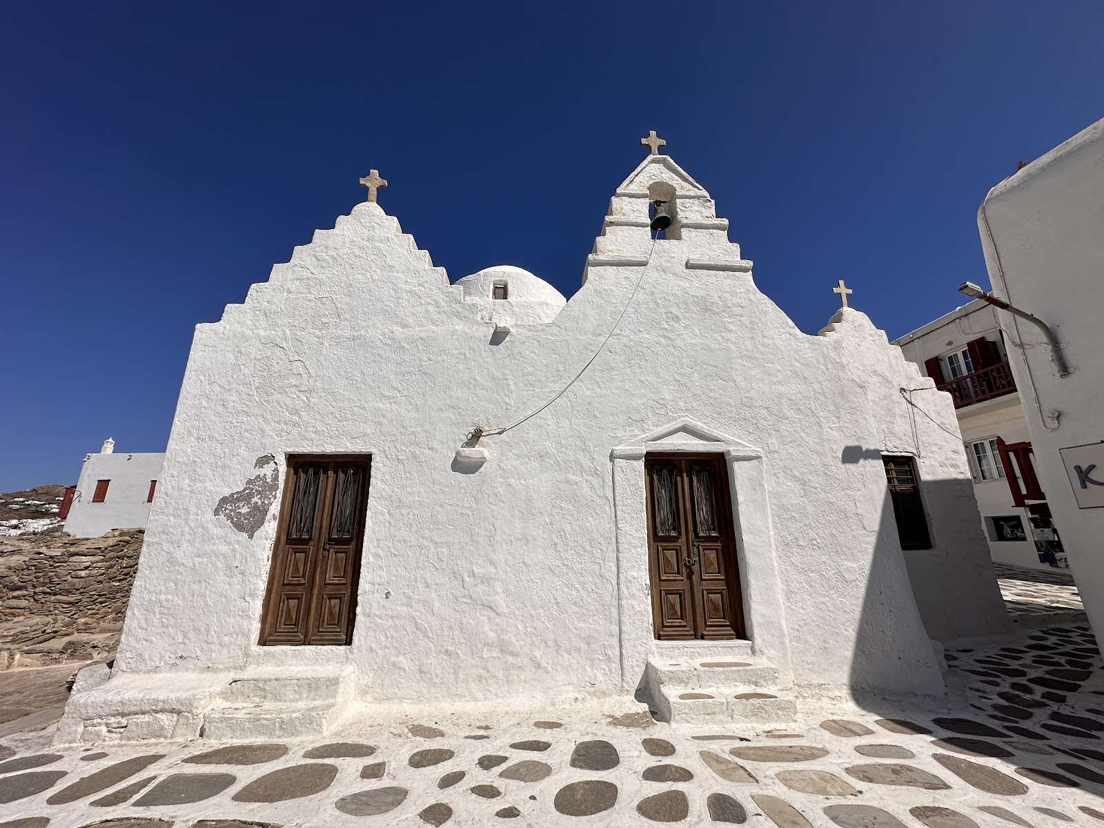 Paraportiani Church Cruising Areas – GayOut Guide