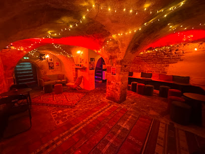 Cabaret des Merveilles (bar lesbien / queer) Bars & Clubs in Paris – GayOut Guide