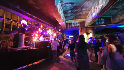 Virage Paris Bars & Clubs in Paris – GayOut Guide