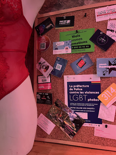 Elles Bar (bar lesbien) Bars & Clubs in Paris – GayOut Guide