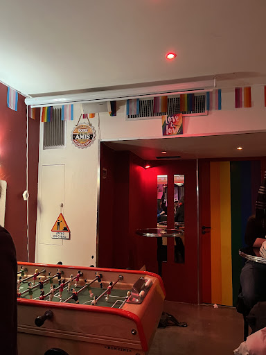 Elles Bar (bar lesbien) Bars & Clubs in Paris – GayOut Guide