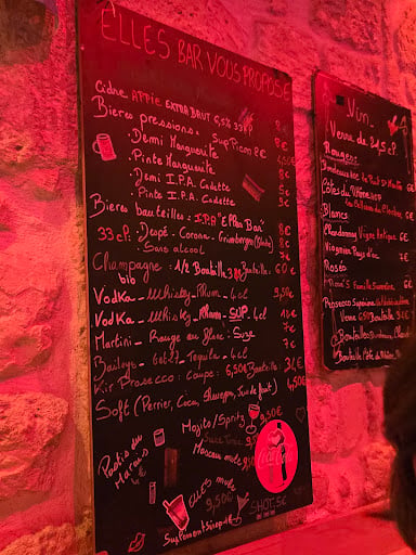 Elles Bar (bar lesbien) Bars & Clubs in Paris – GayOut Guide