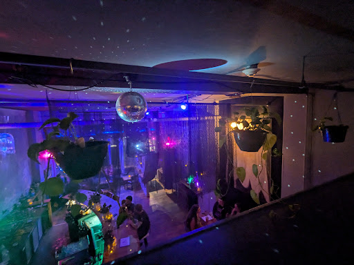 The Jewel Box Bars & Clubs in Portland – GayOut Guide