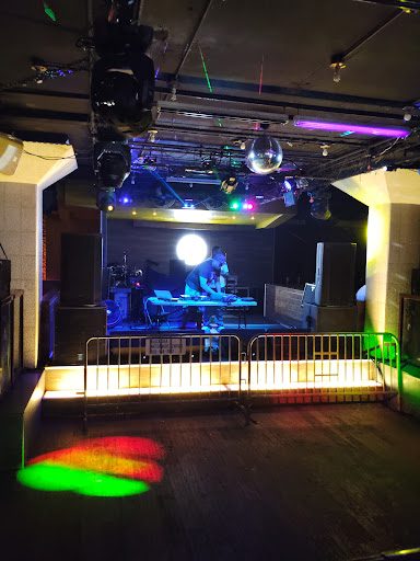 Aqua Bars & Clubs in Washington – GayOut Guide