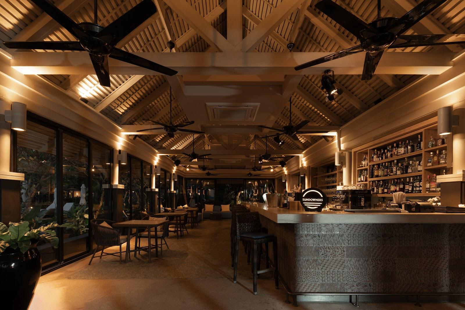 Sundowners Bar