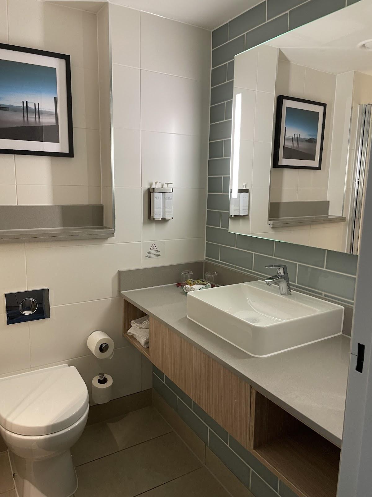 Jurys Inn Brighton Waterfront Hotels in Brighton – GayOut Guide