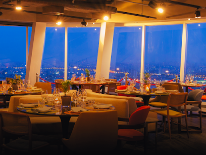 Lassù Restaurante | Rooftop giratório