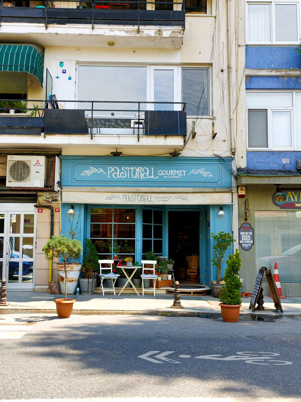 Bez kolejki in Saloniki