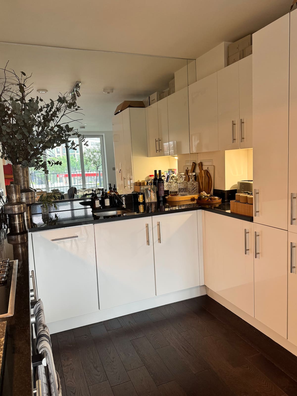 The open-plan kitchen guests are welcome to use