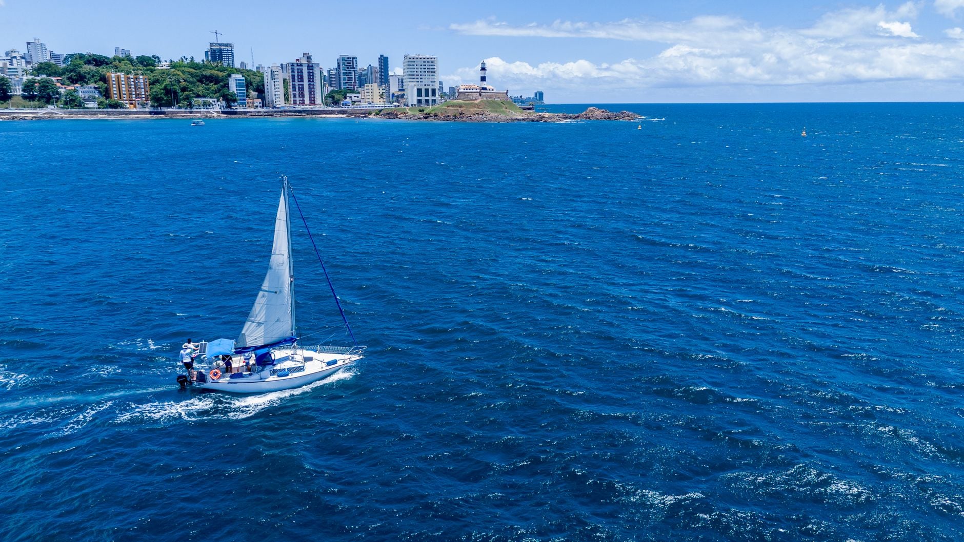 Farol de Itapuã / Praia de Catussaba (Cruising)