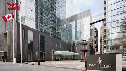 Four Seasons Hotel Toronto Hotels in Toronto – GayOut Guide