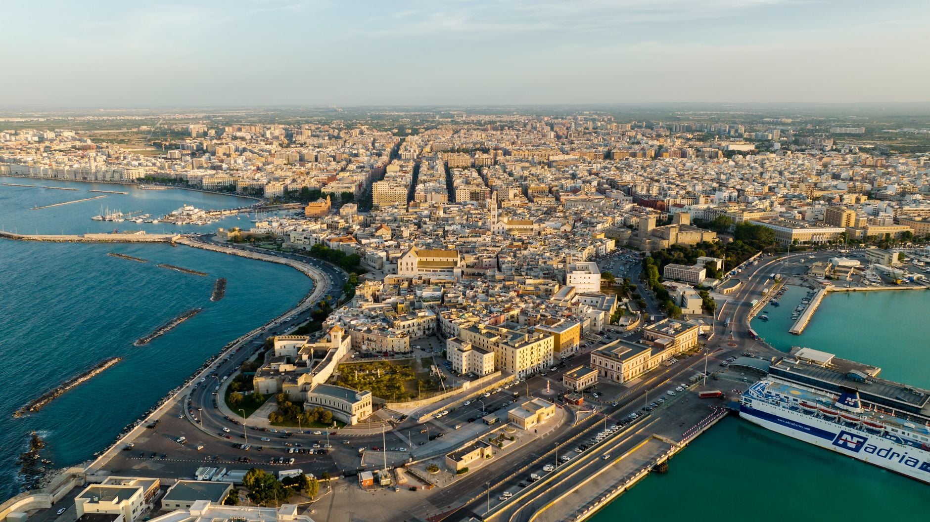 Universit\u00e0 di Bari area (cruising)