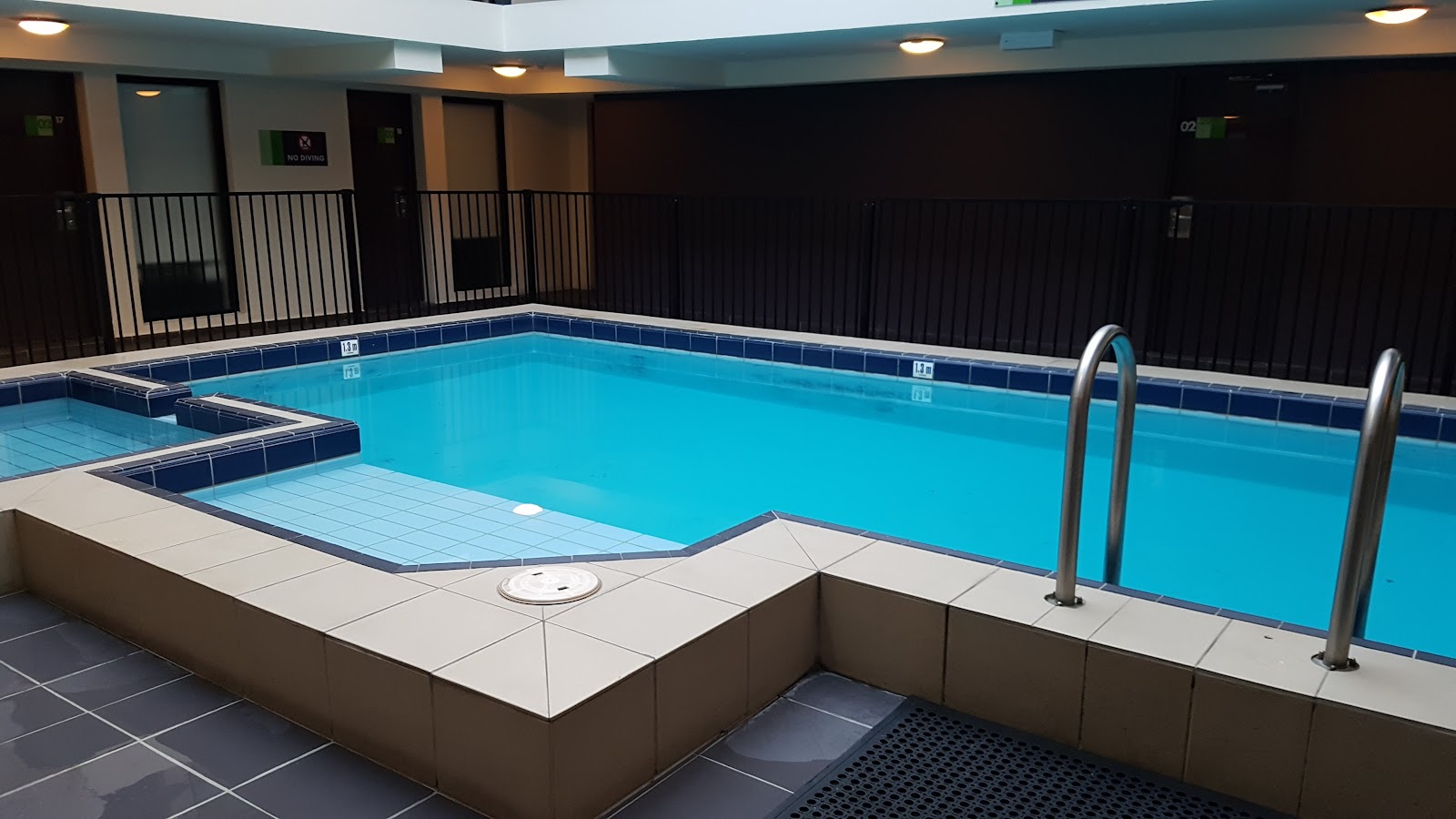 Cambridge Hotel Sydney Hotels in Surry Hills – GayOut Guide