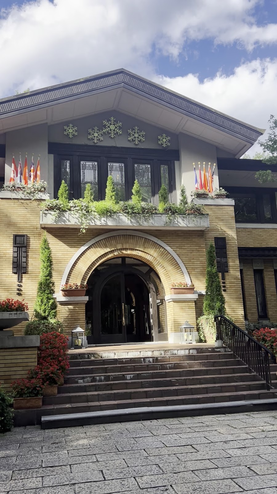 Hotel La Neige Higashikan Hotels in Hakuba – GayOut Guide