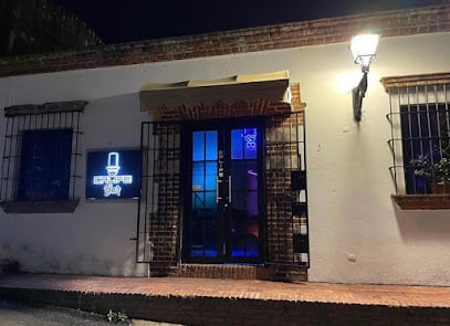Calife Bar & Lounge