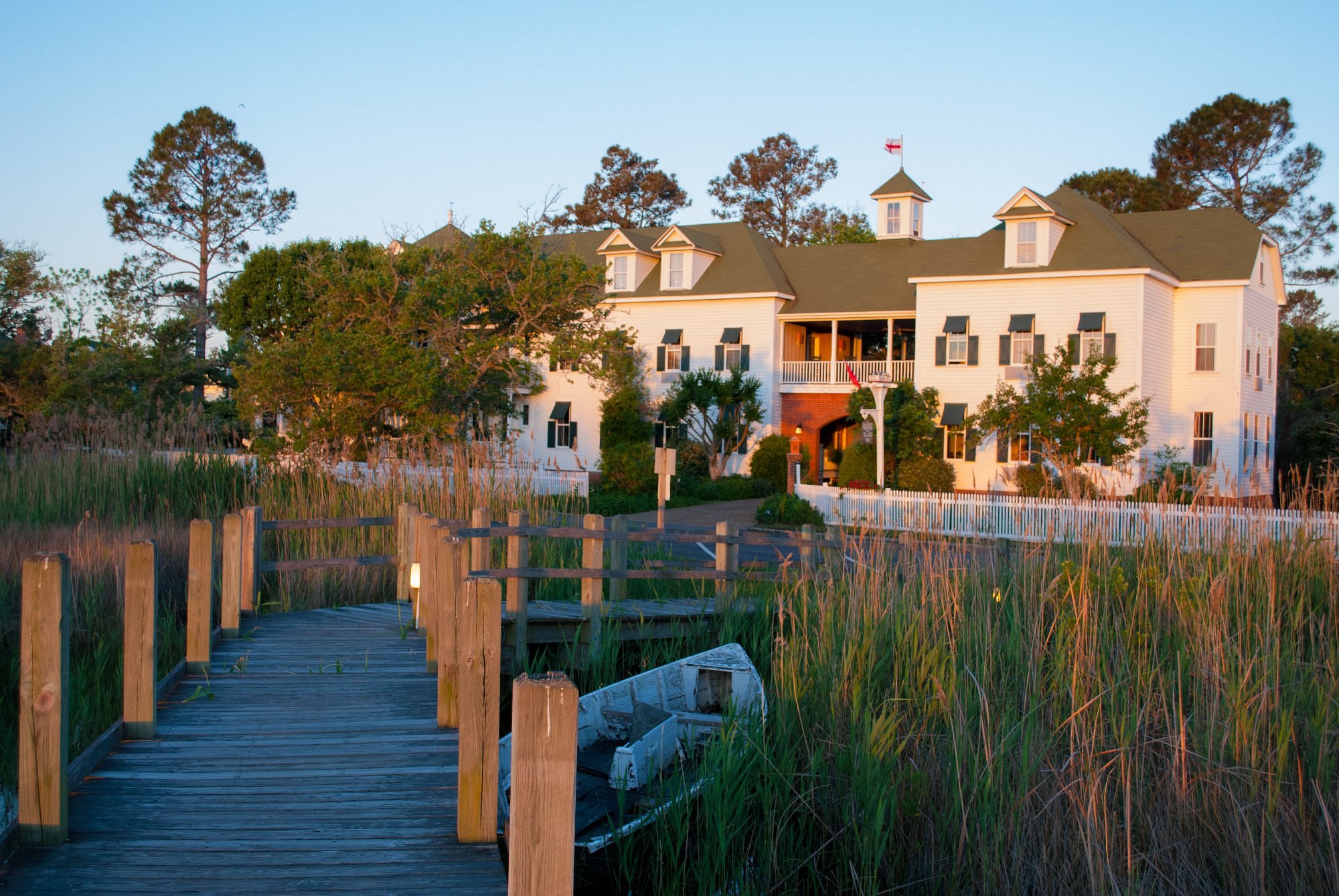 The Roanoke Island Inn Hotels in Manteo – GayOut Guide