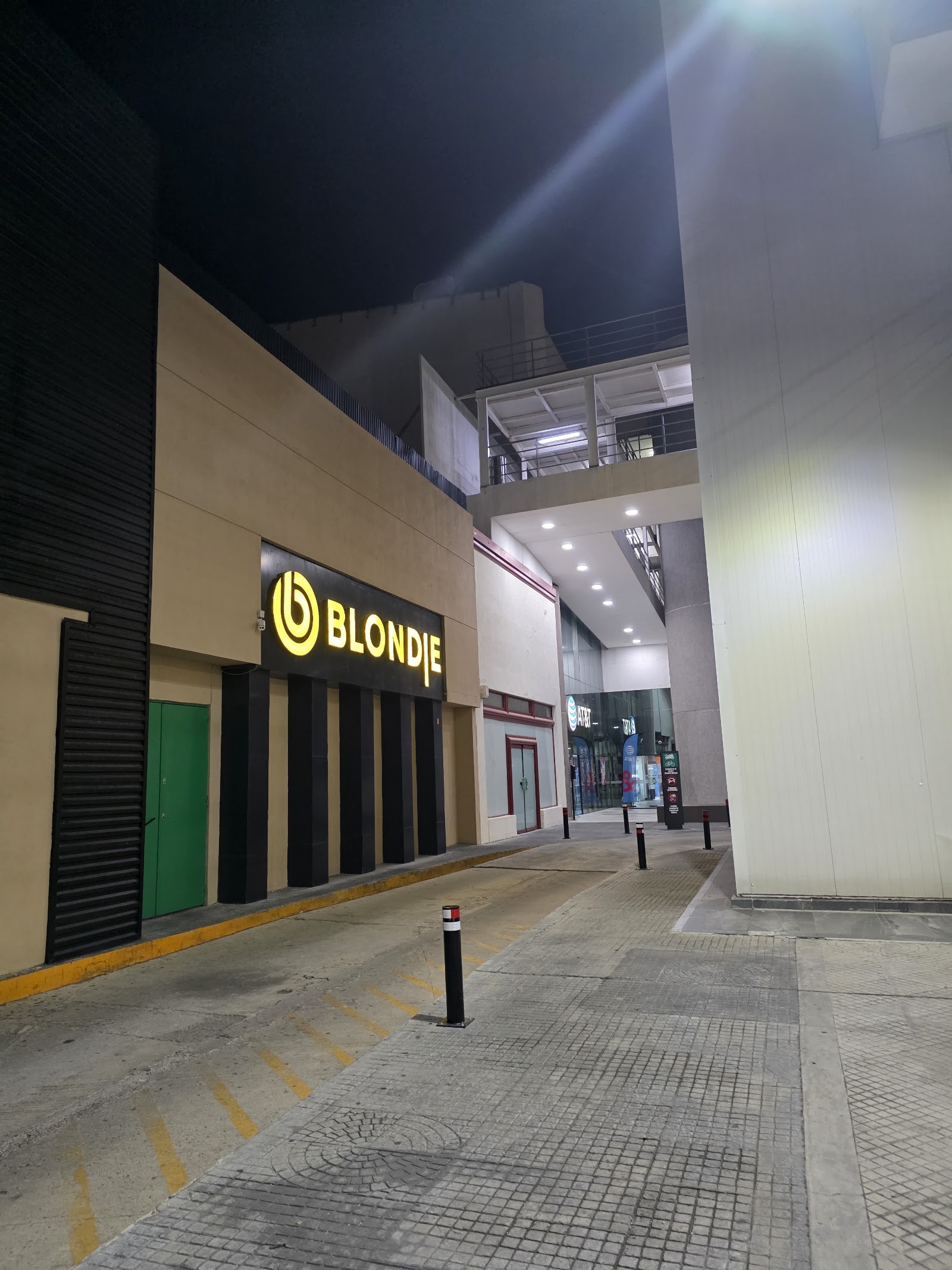 Blondie Night Club