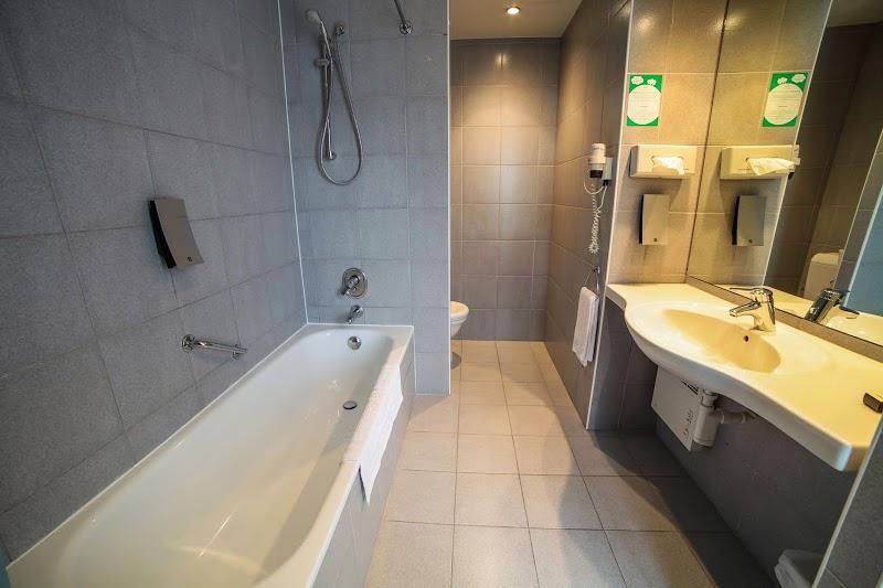 Jurys Inn Birmingham Hotels in Birmingham – GayOut Guide