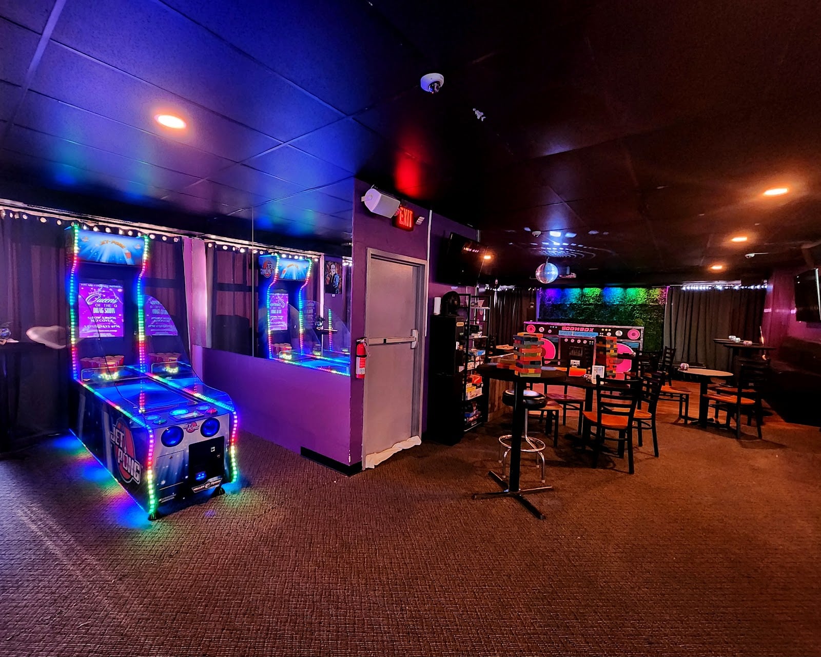 The Retro Lounge